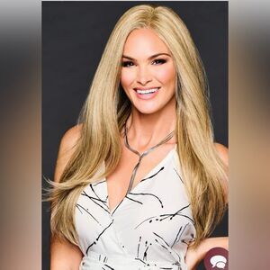 Raquel Welch wig “Stay the night” in color Shaded Iced Cappuccino New